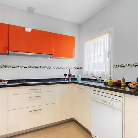 Mercedes - Plusholidays * カルプ