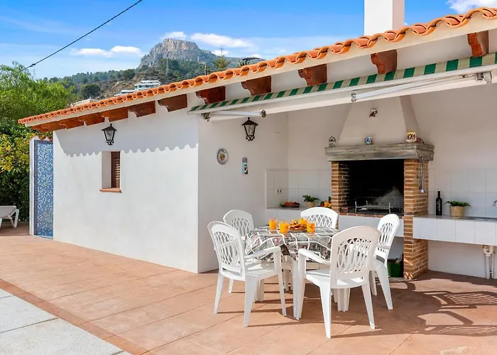 Mercedes - Plusholidays Villa Calpe