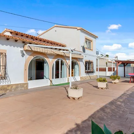 Mercedes - Plusholidays Villa