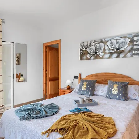 Mercedes - Plusholidays * Calpe