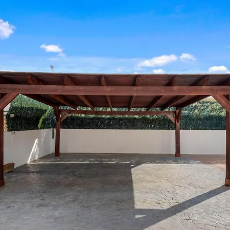 Villa Mercedes - Plusholidays *