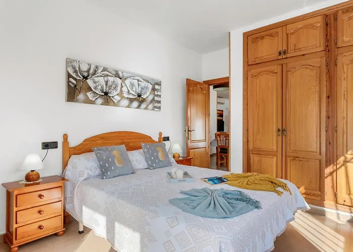 Mercedes - Plusholidays Villa *